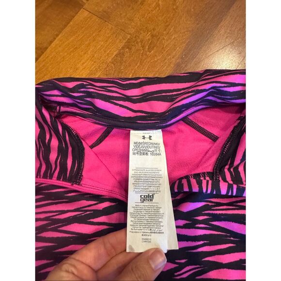 Woman’s under armour cold gear quarter zip size M - Picture 2 of 3